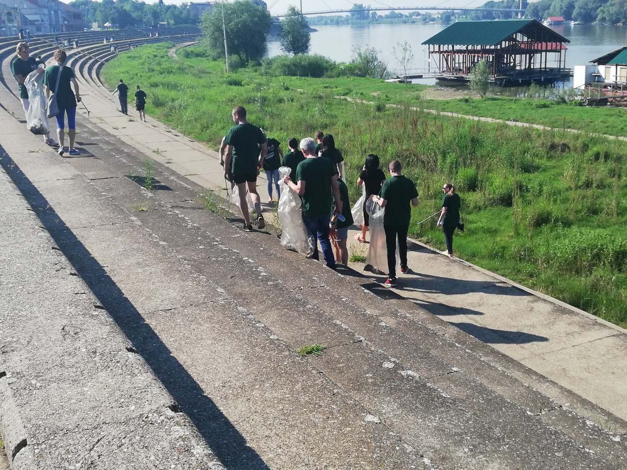 NEDELJA ZA ČISTIJU VOJVODINU: Očišćeno priobalje reke Save u Sremskoj Mitrovici 2 IMG 27d9df3fca89473d2516f998f8b08882 V