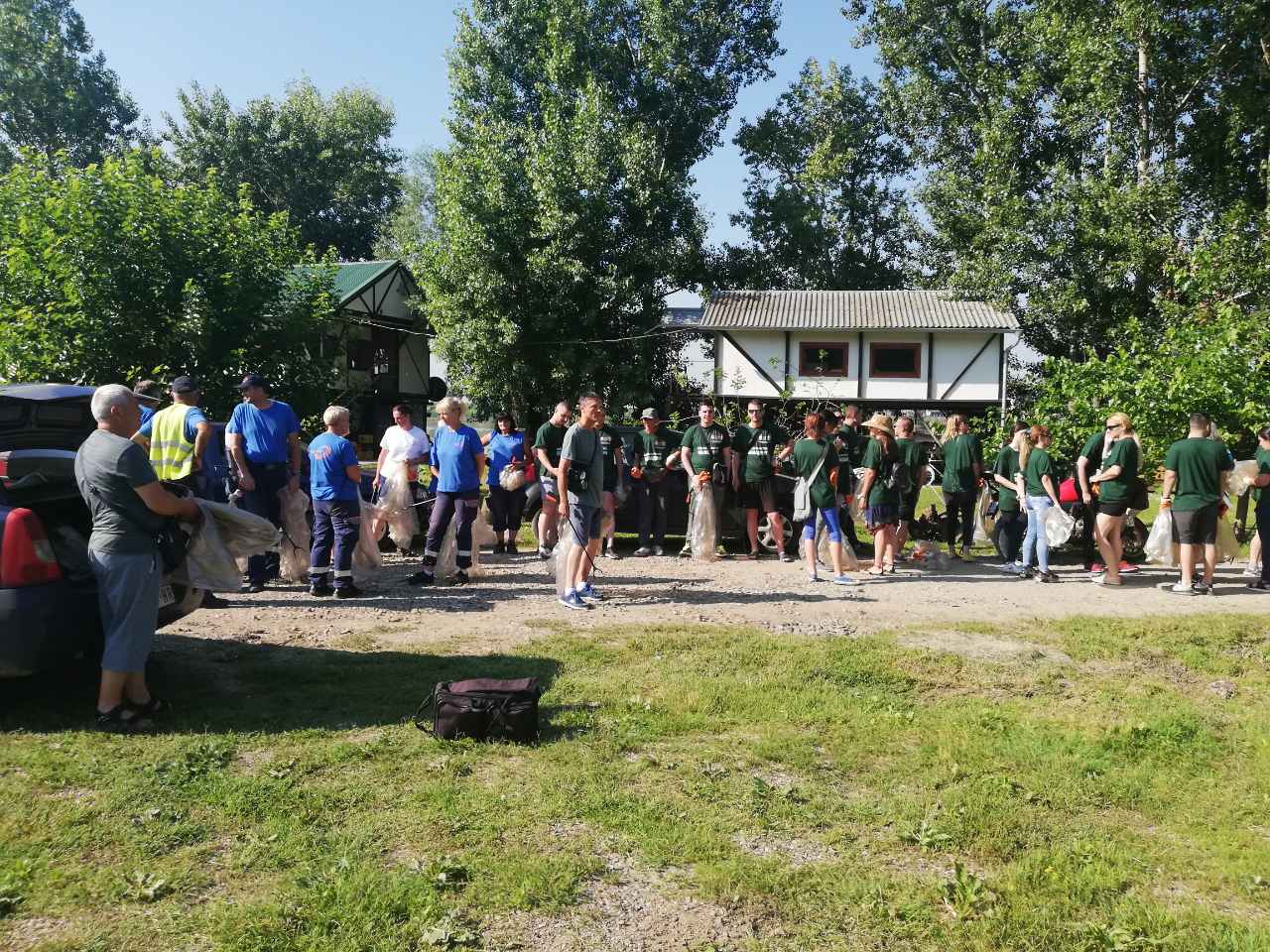 NEDELJA ZA ČISTIJU VOJVODINU: Očišćeno priobalje reke Save u Sremskoj Mitrovici 1 IMG 5fb7c186c00991dd800fadd7bf31951e V