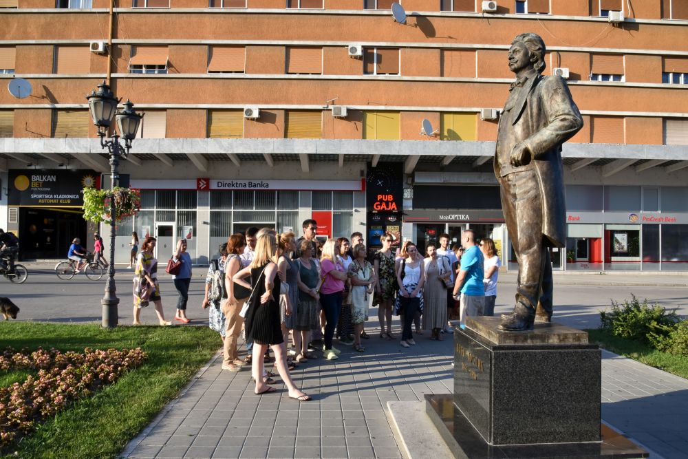 Pogledajte kako je bilo na tematskoj turi "Novosadski dani slavnih pisaca" 3 MUG 6535