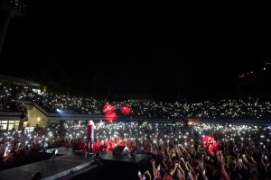 SAMO LJUBAV: Toni Cetinski napravio spektakl na krcatom Tašmajdanu! (FOTO) 5 Toni Cetinski 4