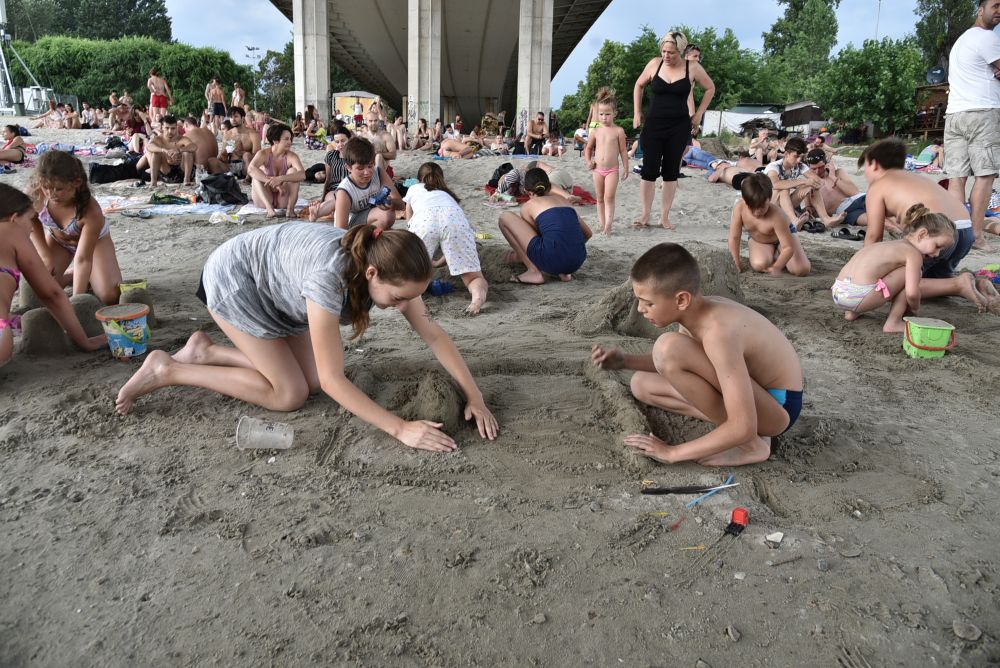 Dvorci od peska pre kiše na Štrand Summer Festu 8 1659