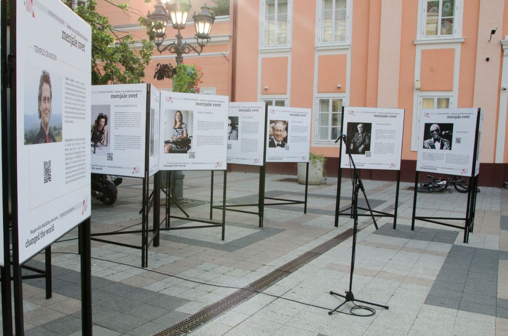 Otvorena izložba "Osobe sa invaliditetom koje su menjale svet" 23 DSC 5289