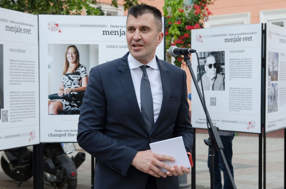 Otvorena izložba "Osobe sa invaliditetom koje su menjale svet" 1 DSC 5472