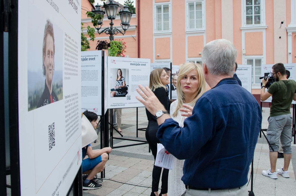 Otvorena izložba "Osobe sa invaliditetom koje su menjale svet" 12 DSC 5537