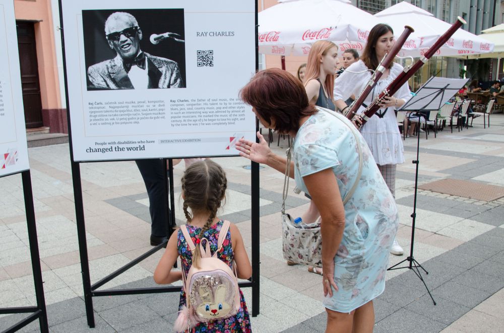 Otvorena izložba "Osobe sa invaliditetom koje su menjale svet" 13 DSC 5542
