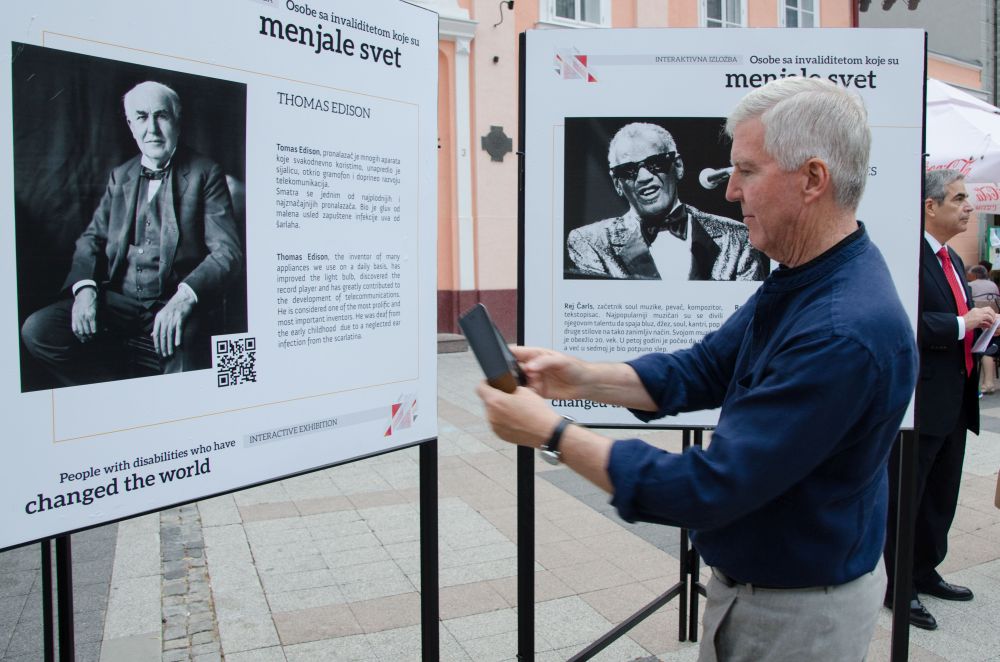 Otvorena izložba "Osobe sa invaliditetom koje su menjale svet" 17 DSC 5571