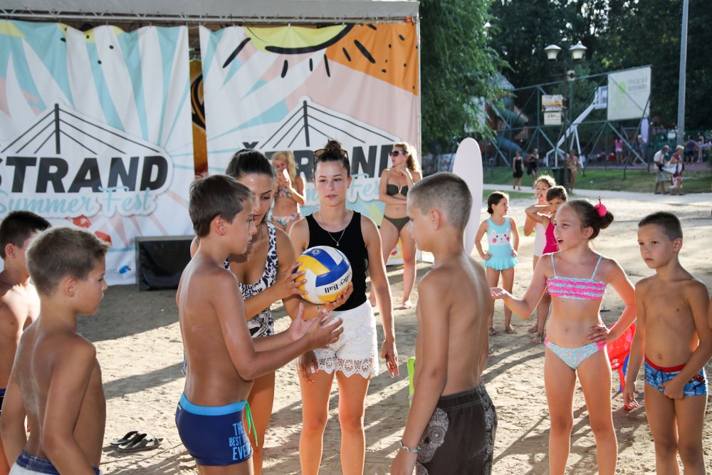 Nastup dečijeg hora "Bubamara" i filmsko veče na Štrand Summer Festu 4 HADR6640