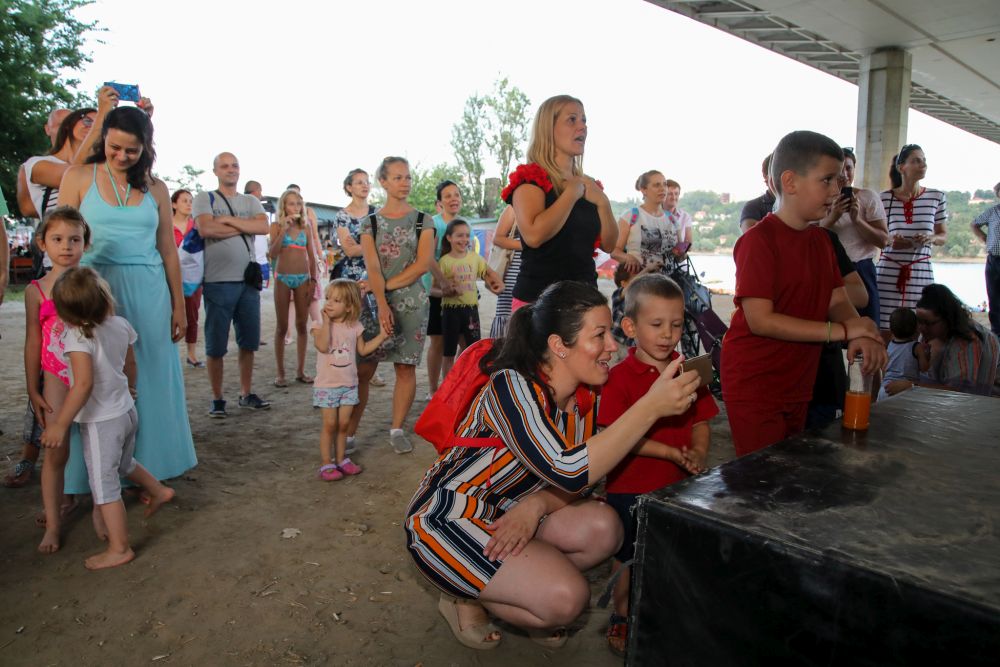 Nastup dečijeg hora "Bubamara" i filmsko veče na Štrand Summer Festu 12 HADR6775