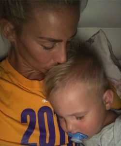 JEDNA REČ OPISUJE LJUBAV: Milica Dabović emotivnom porukom poželela fanovima laku noć (FOTO) 1 Milica Dabović 2