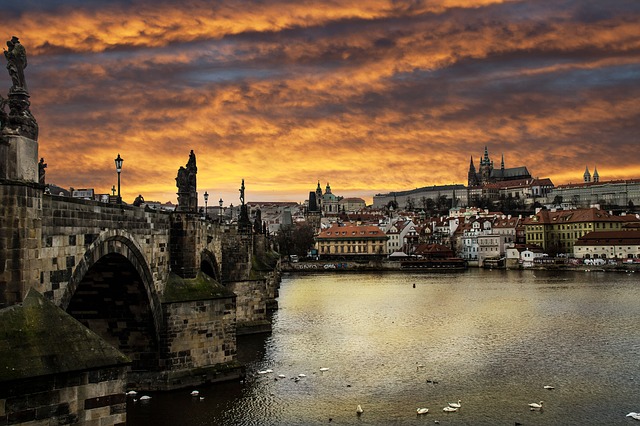 ANGAŽOVAN I "NOĆNI GRADONAČELNIK": Prag – fenomen preteranog turističkog buma 1 prag
