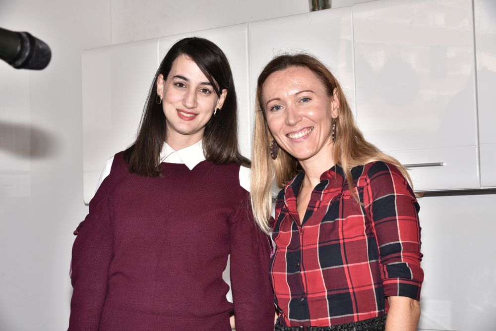 7715