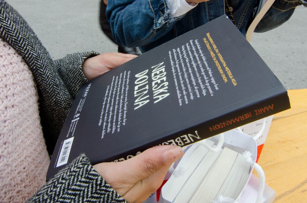 #BookTalk2019: Akcija deljenja knjiga čitaocima i danas u javnom prevozu! 2 DSC 0855