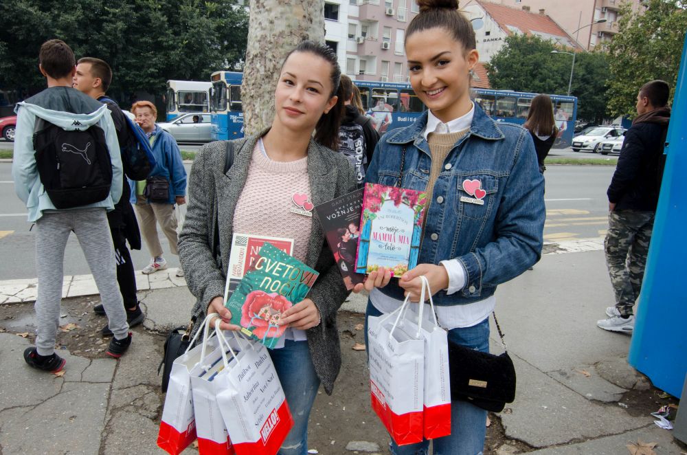 #BookTalk2019: Akcija deljenja knjiga čitaocima i danas u javnom prevozu! 3 DSC 0888