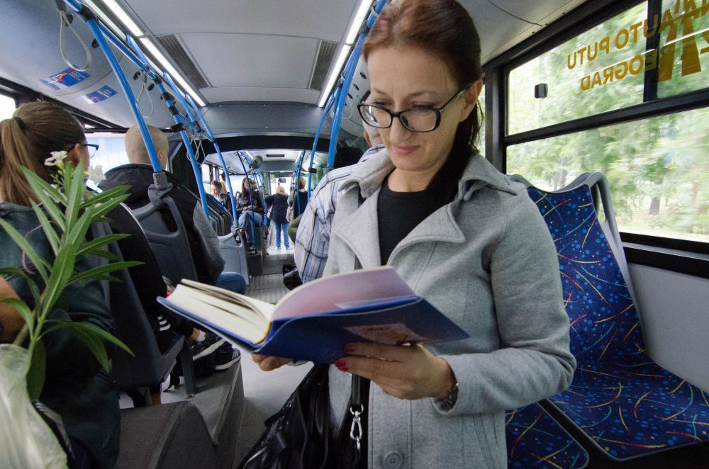 #BookTalk2019: Akcija deljenja knjiga čitaocima i danas u javnom prevozu! 14 DSC 0938