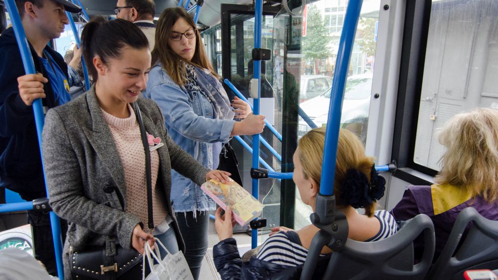 #BookTalk2019: Akcija deljenja knjiga čitaocima i danas u javnom prevozu! 20 DSC 0949