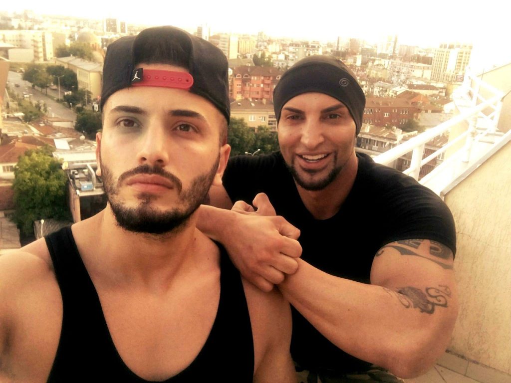 Dejan Nestorovic sa prijateljem Albancem Priština