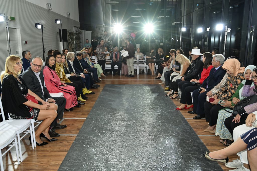 Indonesian Batik Fashion Show – featured with Batik Bazaar 4