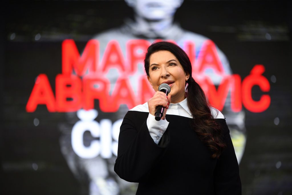 Marina Abramovic na javnom predavanju 1