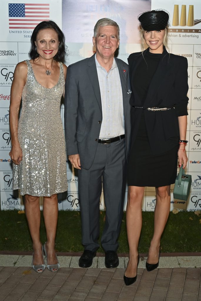U.S. FASHION IN SERBIA 100