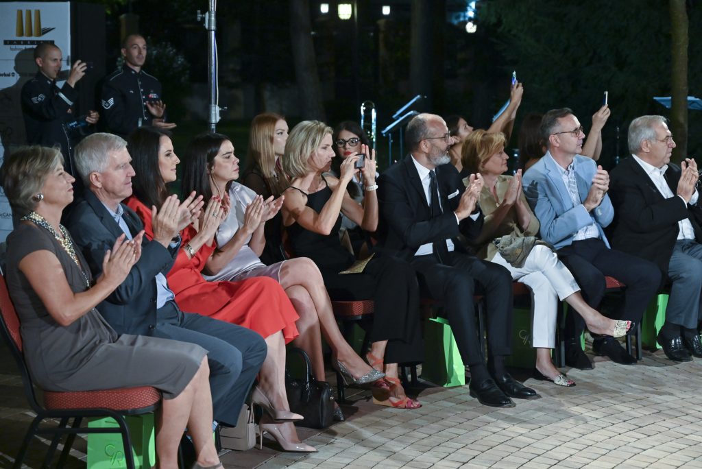 U.S. FASHION IN SERBIA 214