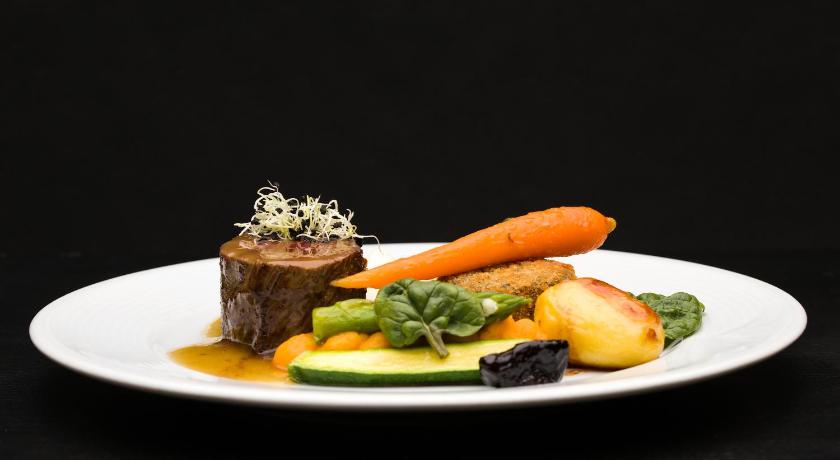 GASTRONOMSKA RASKOŠ: Dani mađarske kuhinje u restoranu "Lovac" 1 105797314HH