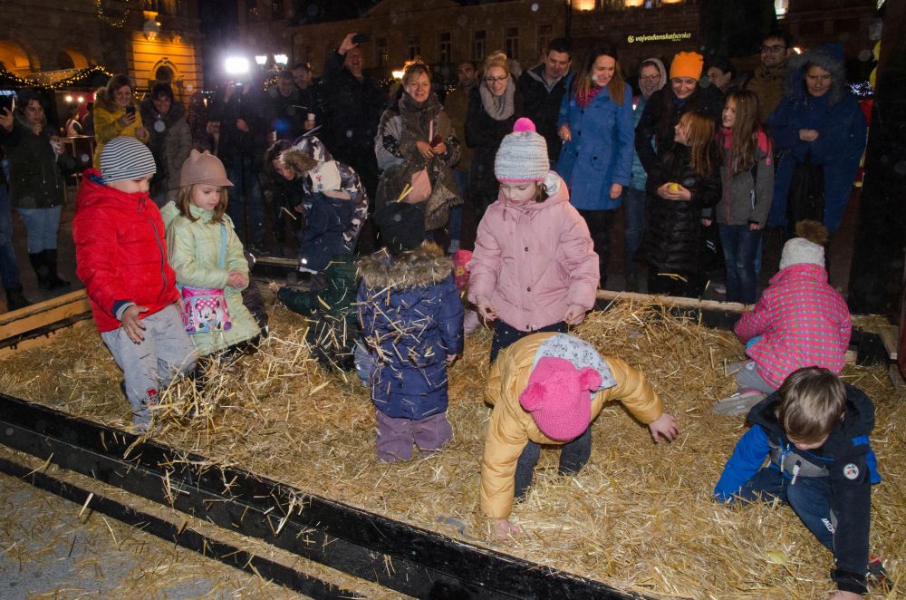 Dečiji hor "Čarobne frulice" danas na Novosadskom Winter Festu 15 DSC 1412