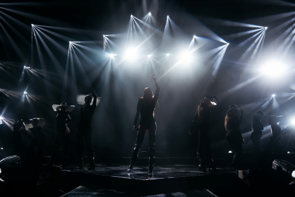 The Magic Tour 15