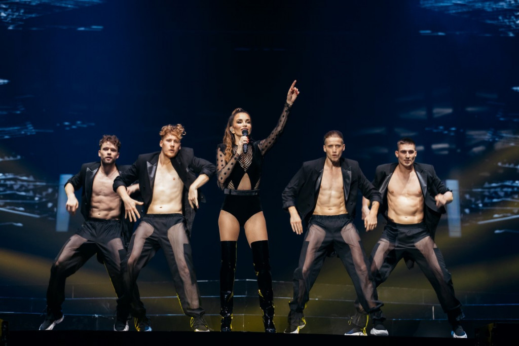 The Magic Tour 16