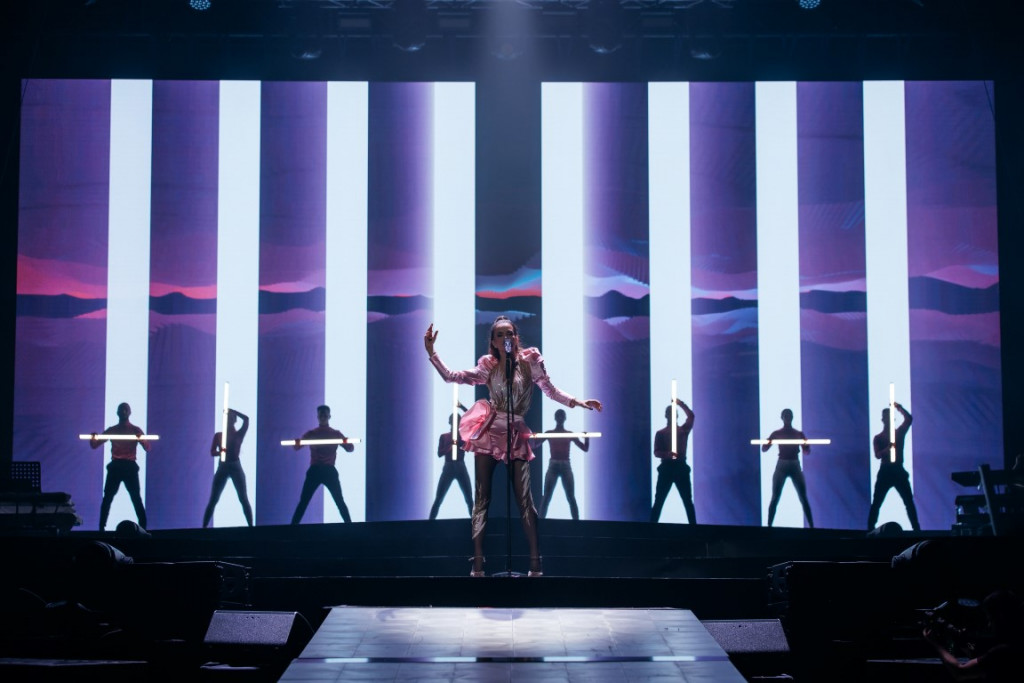 The Magic Tour 32
