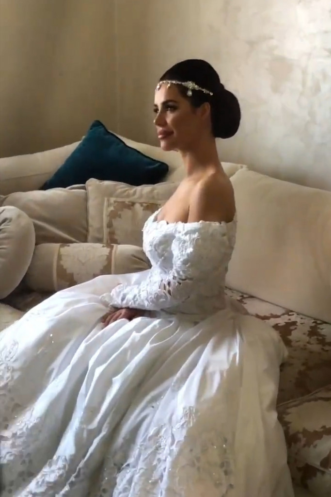 DANAS POSTAJE GOSPOĐA RAŽNATOVIĆ: Bogdana Rodić blista u Cecinoj venčanici (VIDEO) 1 bogdana rodic 1