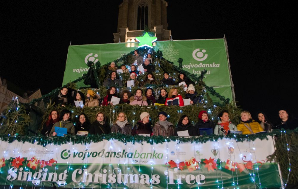 Hor "Bubamare", druženje sa Deda Mrazom i akustična svirka danas na Novosadskom Winter Festu 1 DSC 5743
