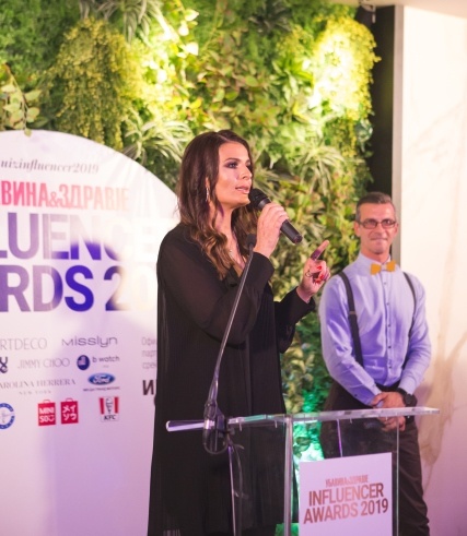 F2 Jovana Stojmenovic urednichka na Ubavina i zdravje