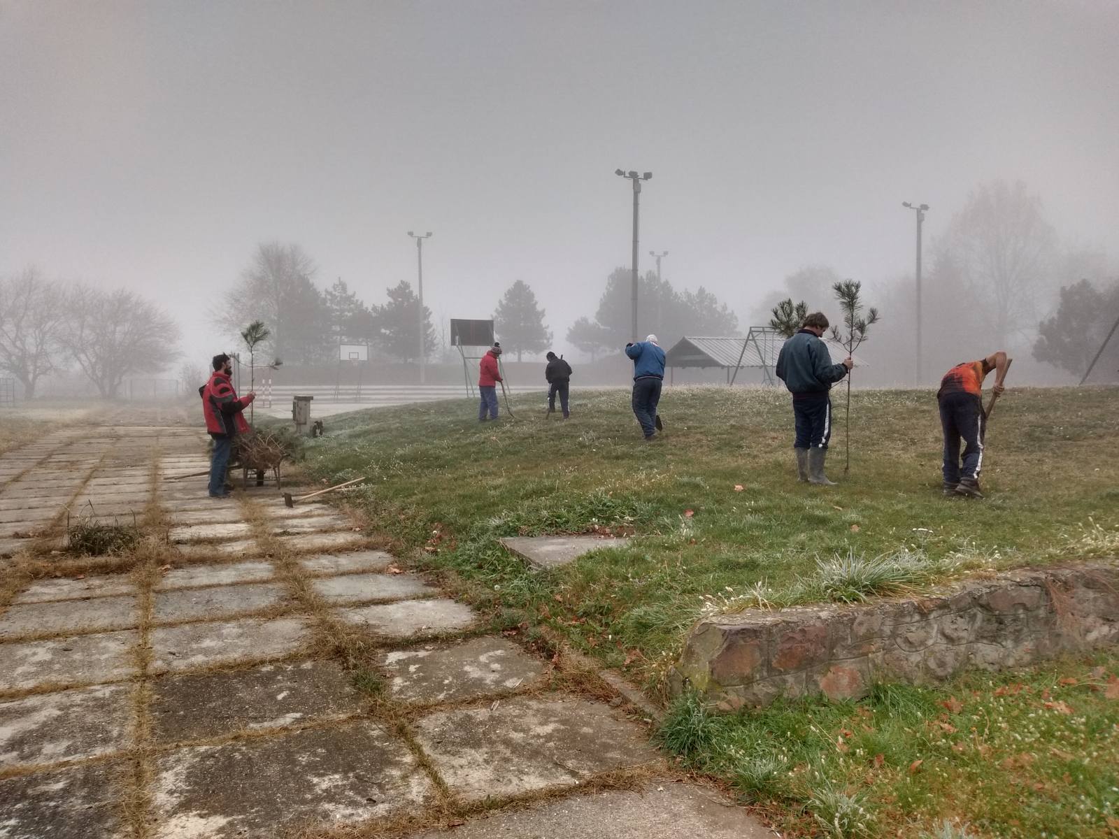 "NEDELJA ZA ZELENIJU VOJVODINU": Nove sadnice u Domu "Veternik" 2 IMG 1600f6294a4a81542696858e024f03dd V