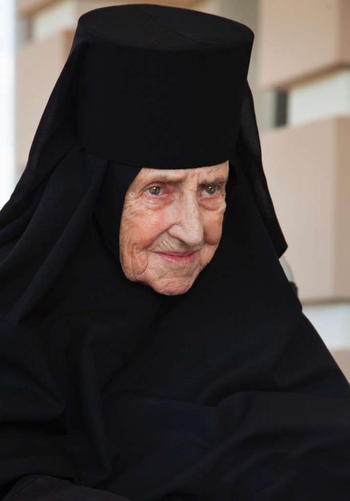 PREMINULA MAJKA BRAĆE KARIĆ: Mati Angelina umrla u 102. godini 1 Mati Angelina