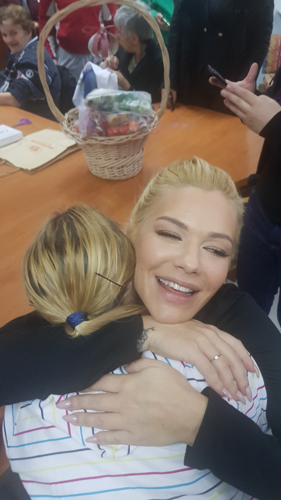 DA SE NAJEŽIŠ: Nataša Bekvalac pevala i plakala sa decom iz Doma u Veterniku (VIDEO) 1 nataša bekvalac 1 e1576167253897
