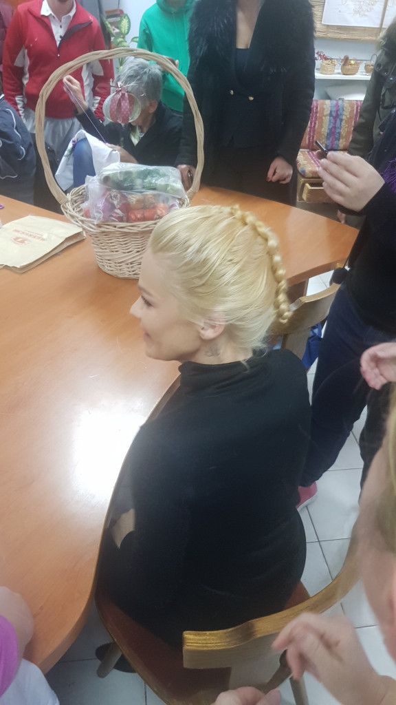 DA SE NAJEŽIŠ: Nataša Bekvalac pevala i plakala sa decom iz Doma u Veterniku (VIDEO) 2 nataša bekvalac 2 e1576167379411