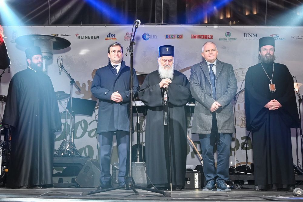 OTVORENO BOŽIĆNO SEOCE KOD HRAMA: Bogat program za decu i odrasle do 28. januara 1 2 Otvaranje 4 januar 22