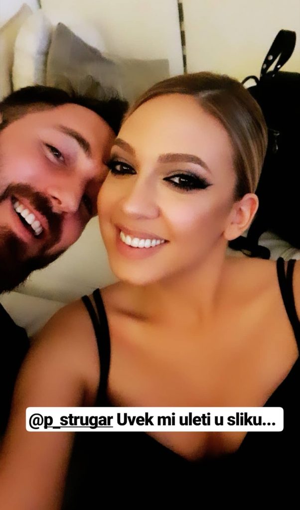 UVEK MI ULETI U SLIKU: Petar Stugar "pokvario" selfi Milice Todorović (FOTO) 1 milica todorovic i petar strugar