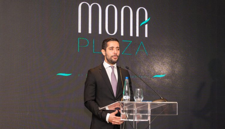 Mona Plaza 12