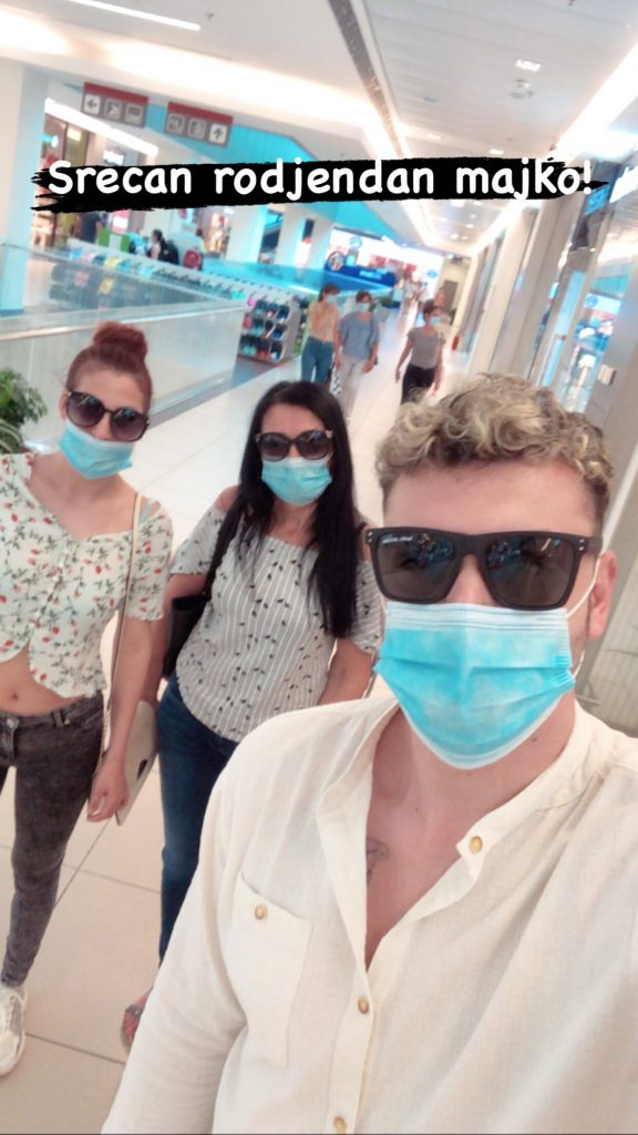 BRIŽAN SIN: Toma Panić čestitao majci rođendan (FOTO) 1 InstaStories CETVjivHhtB