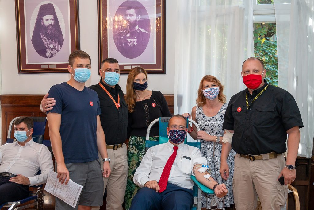 OBELEŽEN 11. SEPTEMBAR: Američki ambasador učestvovao u humanitarnoj akciji davanja krvi 2 Crveni krst USA 1