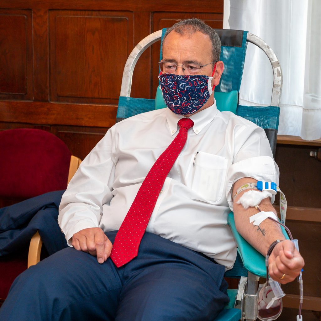 OBELEŽEN 11. SEPTEMBAR: Američki ambasador učestvovao u humanitarnoj akciji davanja krvi 1 Crveni krst USA 5 1