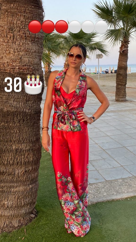 LEPA SLAVLJENICA: Mirka Vasiljević napunila 30 godina (FOTO) 1 InstaStories CFpZTa2J71d