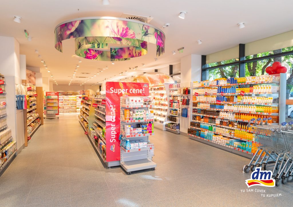 COVID PODRŠKA: Kompanija dm svim zaposlenima isplatila bonus od 18.000 dinara 1 dm drogerie markt 01