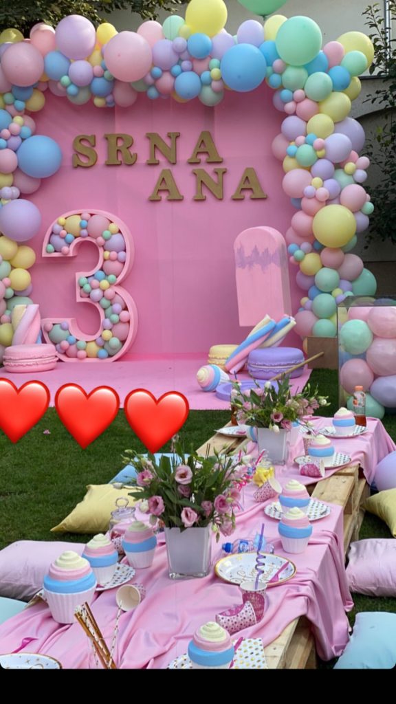 NE KRIJU SREĆU: Jovana i Željko Joksimović proslavljaju treći rođendan bliznakinja (FOTO) 2 InstaStories CF2Fq0UBXHx