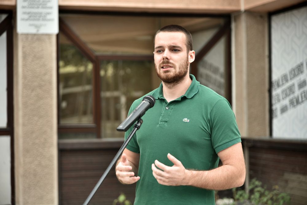 d 2753