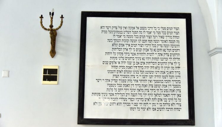 9757