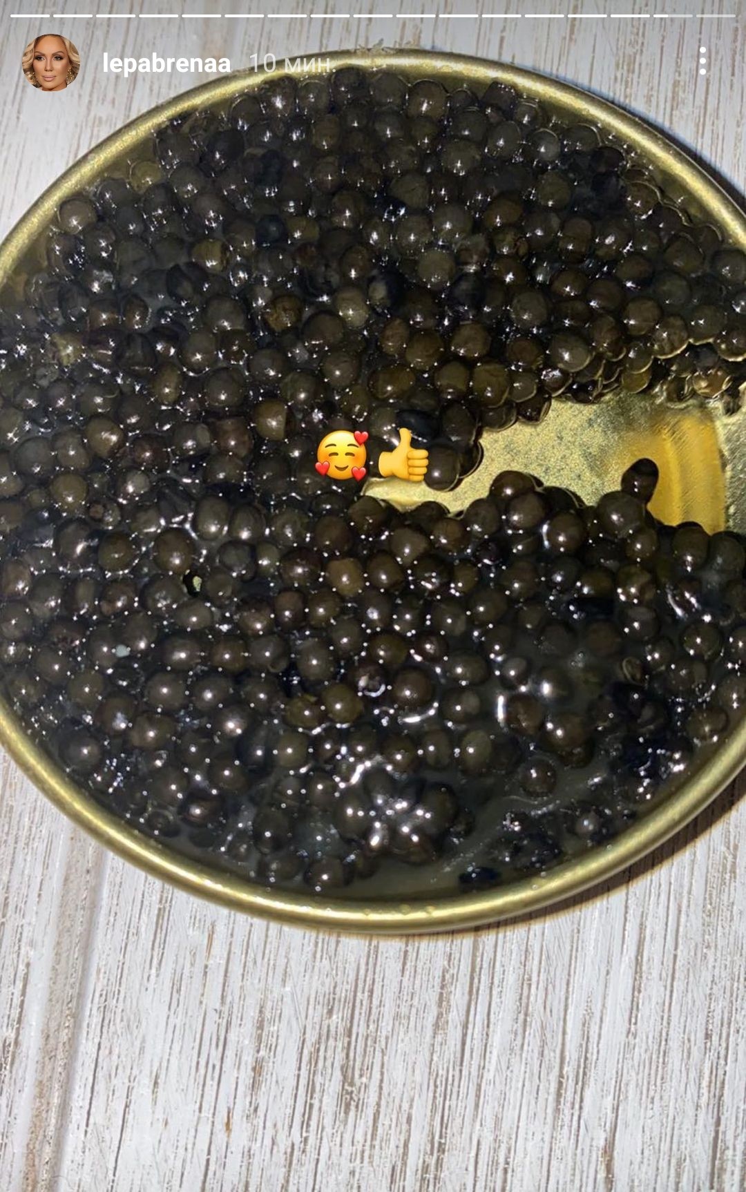 UZ ŠAMPANJAC I KAVIJAR: Lepa Brena i Boba Živojinović proslavili godišnjicu braka (FOTO) 2 Lepa Brena 2