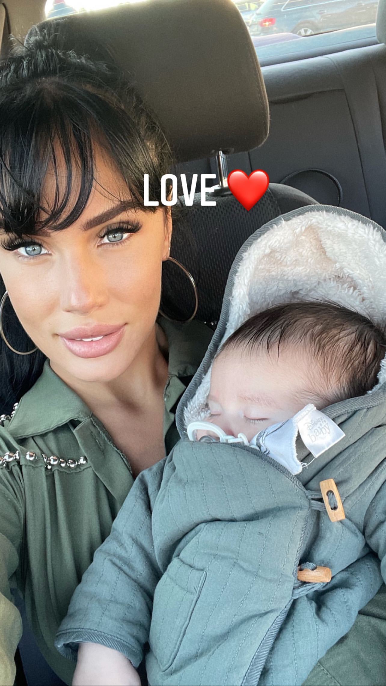 PRVO PUTOVANJE SA NASLEDNIKOM JOVANOM: Aleksandra Subotić uživa u Crnoj Gori (VIDEO) 1 aleksandra subotic