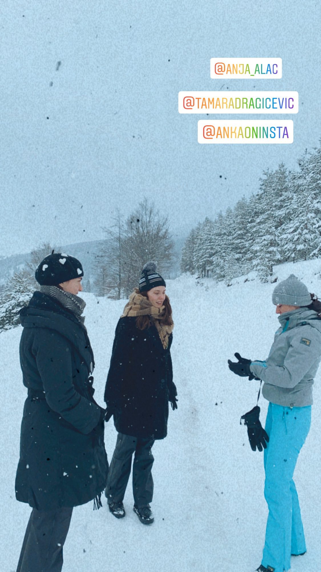 ZASLUŽENI ODMOR: Nina Janković uživa sa porodicom na Tari, pridružili joj se Tamara Dragičević i Petar Benčina! (VIDEO) 1 nina jankovic tamara